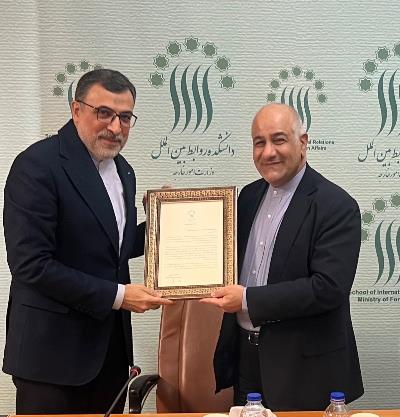 تجلیل از دکتر محمدحسن شیخ الاسلامی